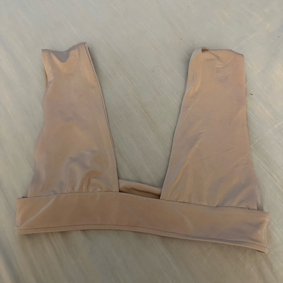 Cali Dreaming Grus Bikini Top Nude Peach - Picture 5 of 6
